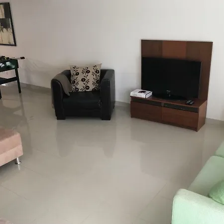 Apartment Meg N John's Getaway Place | 2 Bedroom W/ Pool Near The Beach Sao Martinho do Porto